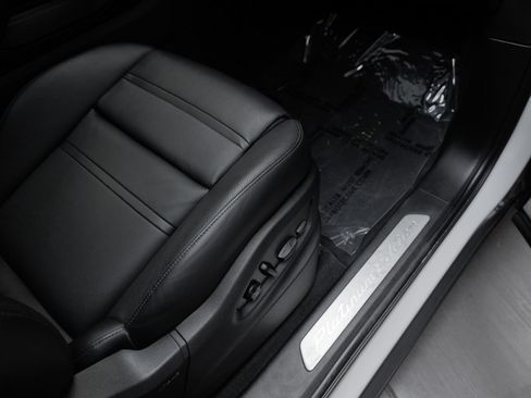 Certified 2023 Porsche Cayenne Platinum Edition AWD/4WD image 36