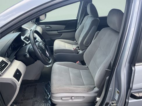 Used 2016 Honda Odyssey LX image 10