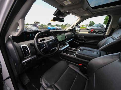 Used 2025 Ford Expedition Max Platinum AWD/4WD image 18