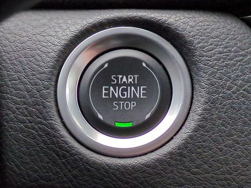 Used 2025 Cadillac XT4 Premium Luxury FWD image 23