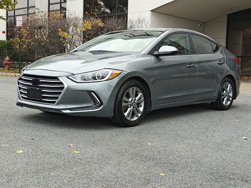Used 2017 Hyundai Elantra Value Edition FWD image 9