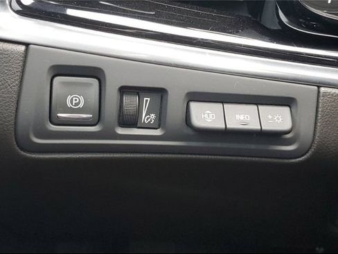 Certified 2022 Cadillac XT6 Sport w/ Technology Package AWD/4WD image 20