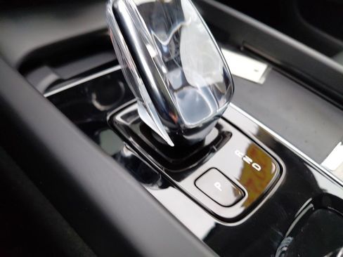 Used 2022 Volvo XC60 B5 Inscription w/ Advanced Package image 41