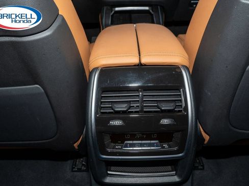 Used 2024 BMW X7 xDrive40i w/ Premium Package AWD/4WD image 22
