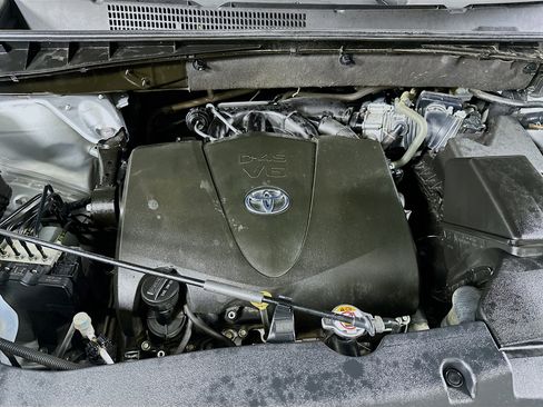 Used 2019 Toyota Highlander XLE FWD image 35