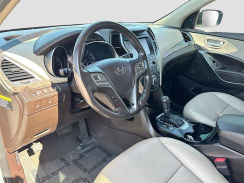 Used 2017 Hyundai Santa Fe Sport image 9