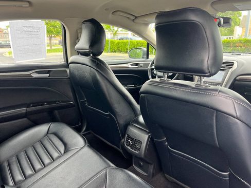 Used 2019 Ford Fusion SEL FWD image 26