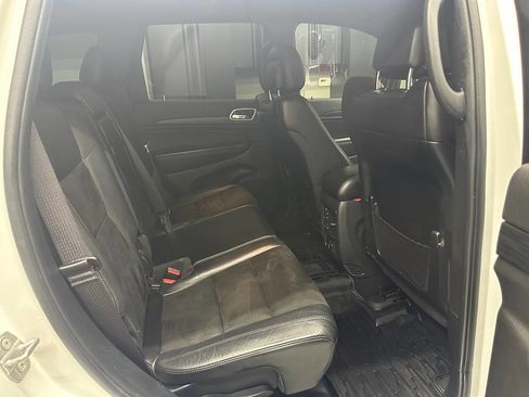 Used 2020 Jeep Grand Cherokee Altitude image 24