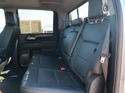 Used 2025 GMC Sierra 3500 Denali w/ Denali Reserve Package AWD/4WD image 39