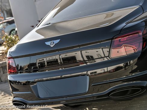 Used 2024 Bentley Flying Spur W12 image 7