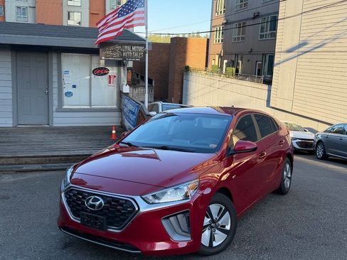 Used 2020 Hyundai Ioniq Blue FWD image 1