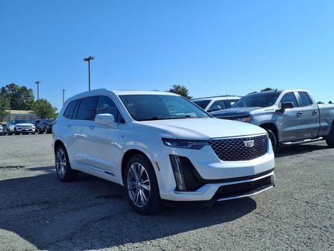 Used 2025 Cadillac XT6 Premium Luxury FWD image 19