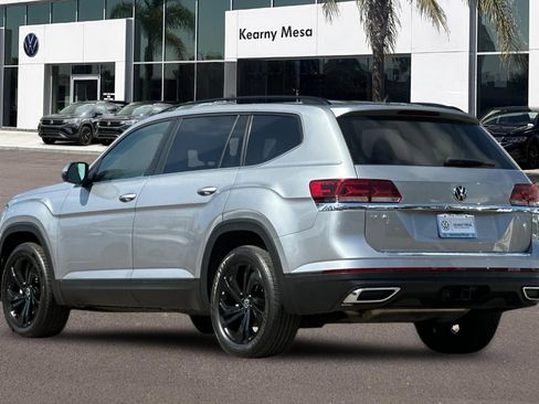 Used 2023 Volkswagen Atlas SE w/ Panoramic Sunroof Package FWD image 6