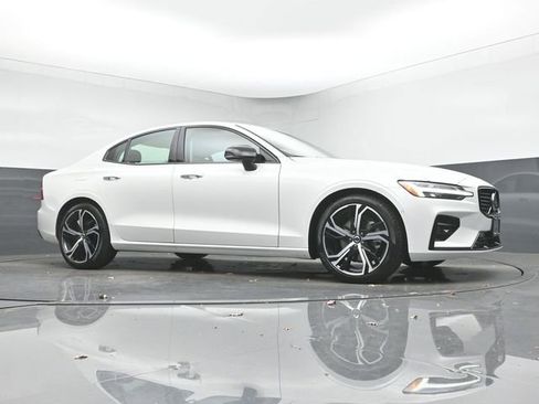 Used 2024 Volvo S60 B5 Ultimate image 35