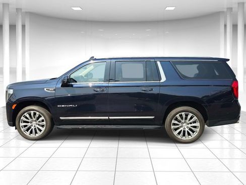 Used 2024 GMC Yukon XL Denali w/ Advanced Technology Package AWD/4WD image 2