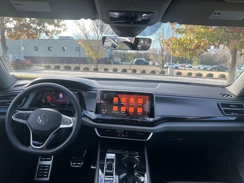 New 2026 Volkswagen Atlas Peak Edition AWD/4WD image 32