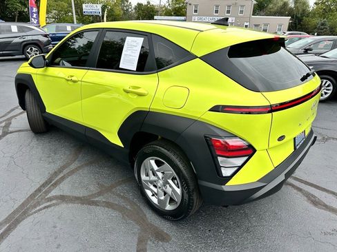 Used 2024 Hyundai Kona SE image 4