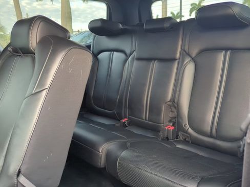 Used 2022 Jeep Wagoneer Series II RWD image 21