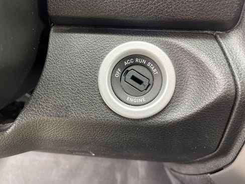 Used 2023 RAM 1500 Classic SLT AWD/4WD image 25