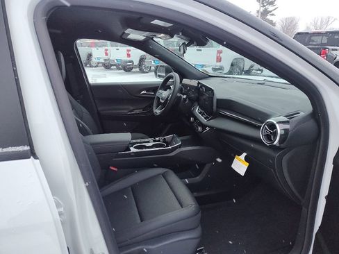 New 2026 Chevrolet Equinox LT w/ Convenience Package II image 14