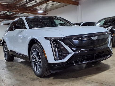 New 2026 Cadillac Lyriq Sport RWD image 3