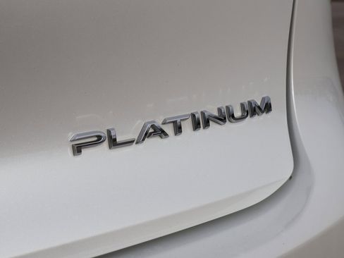 Used 2023 Toyota Crown Platinum image 10