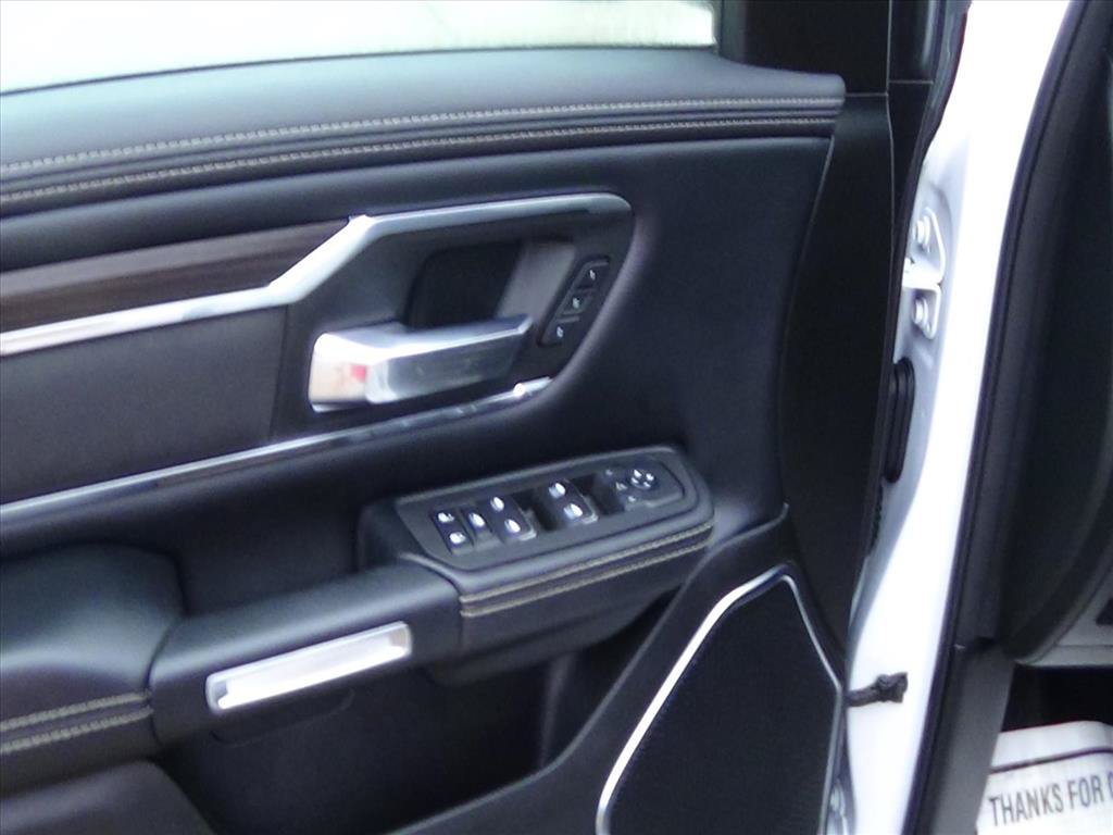 Used 2025 RAM 1500 Laramie AWD/4WD image 16