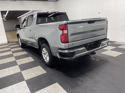 Used 2023 Chevrolet Silverado 1500 LT AWD/4WD image 2