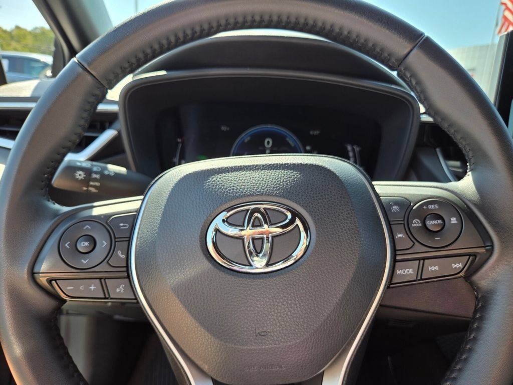 Used 2026 Toyota Corolla SE FWD image 21