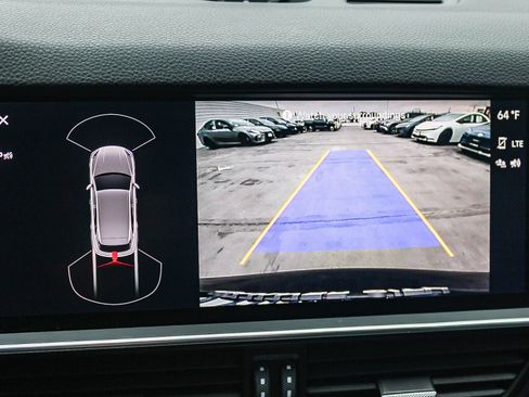 Used 2022 Porsche Cayenne image 25