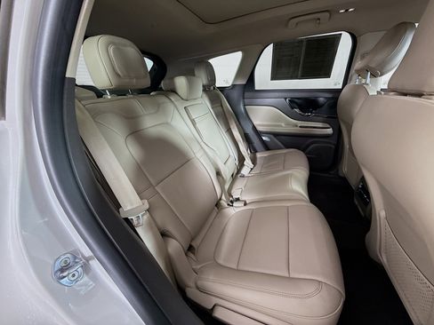 Used 2024 Lincoln Corsair Grand Touring image 35