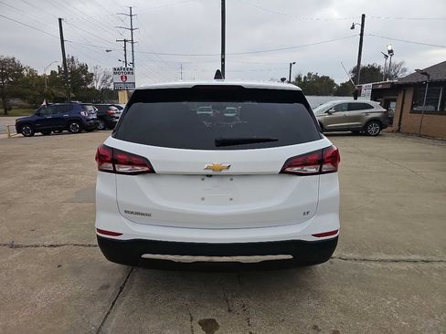 Used 2023 Chevrolet Equinox LT image 3
