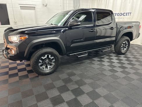 Used 2020 Toyota Tacoma TRD Off-Road image 5