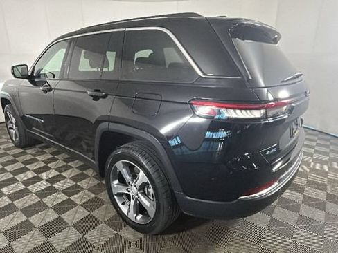 Used 2023 Jeep Grand Cherokee 4WD 4xe image 4