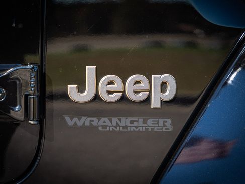 Used 2021 Jeep Wrangler Unlimited Rubicon image 15