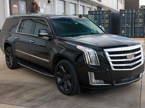 Used 2016 Cadillac Escalade ESV Luxury RWD image 17