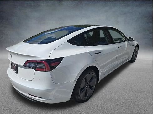 Used 2023 Tesla Model 3 Standard Range image 5