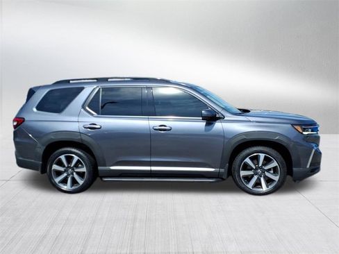 Used 2023 Honda Pilot Elite image 3