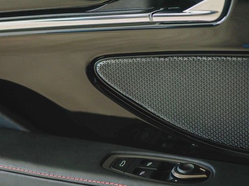 Used 2025 Aston Martin DB12 Coupe image 13