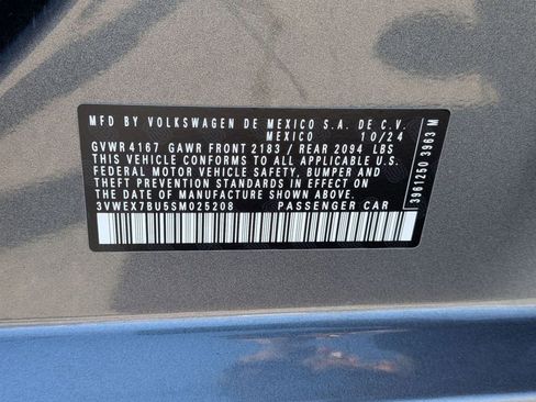 Used 2025 Volkswagen Jetta SE image 33