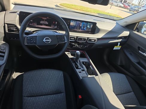 New 2026 Nissan Sentra SV w/ SV Convenience Package FWD image 4