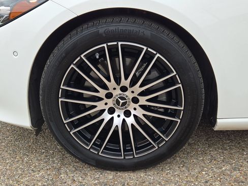 Used 2025 Mercedes-Benz C 300 4MATIC Sedan image 11