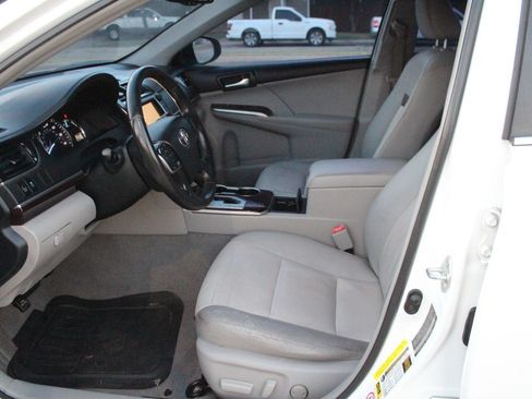 Used 2012 Toyota Camry XLE FWD image 15