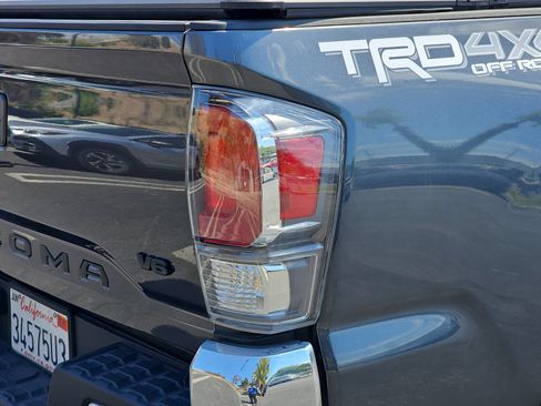 Used 2023 Toyota Tacoma TRD Off-Road w/ Black Out Package (TMS) AWD/4WD image 11