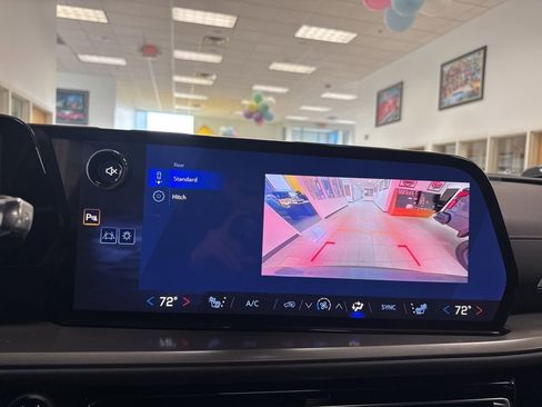 New 2026 Chevrolet Traverse LT w/ Sun and Wheel Package image 20