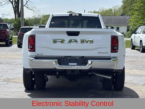 New 2026 RAM 3500 Tradesman AWD/4WD image 34