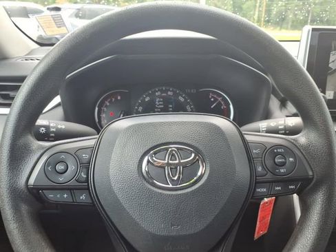 Used 2023 Toyota RAV4 LE FWD image 20