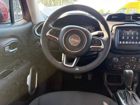 Certified 2021 Jeep Renegade Latitude FWD image 7