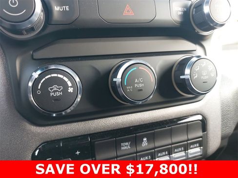 Used 2024 RAM 2500 Tradesman w/ Chrome Appearance Group image 21