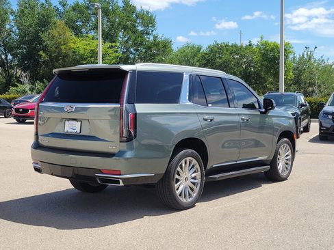 Used 2023 Cadillac Escalade Premium Luxury image 3